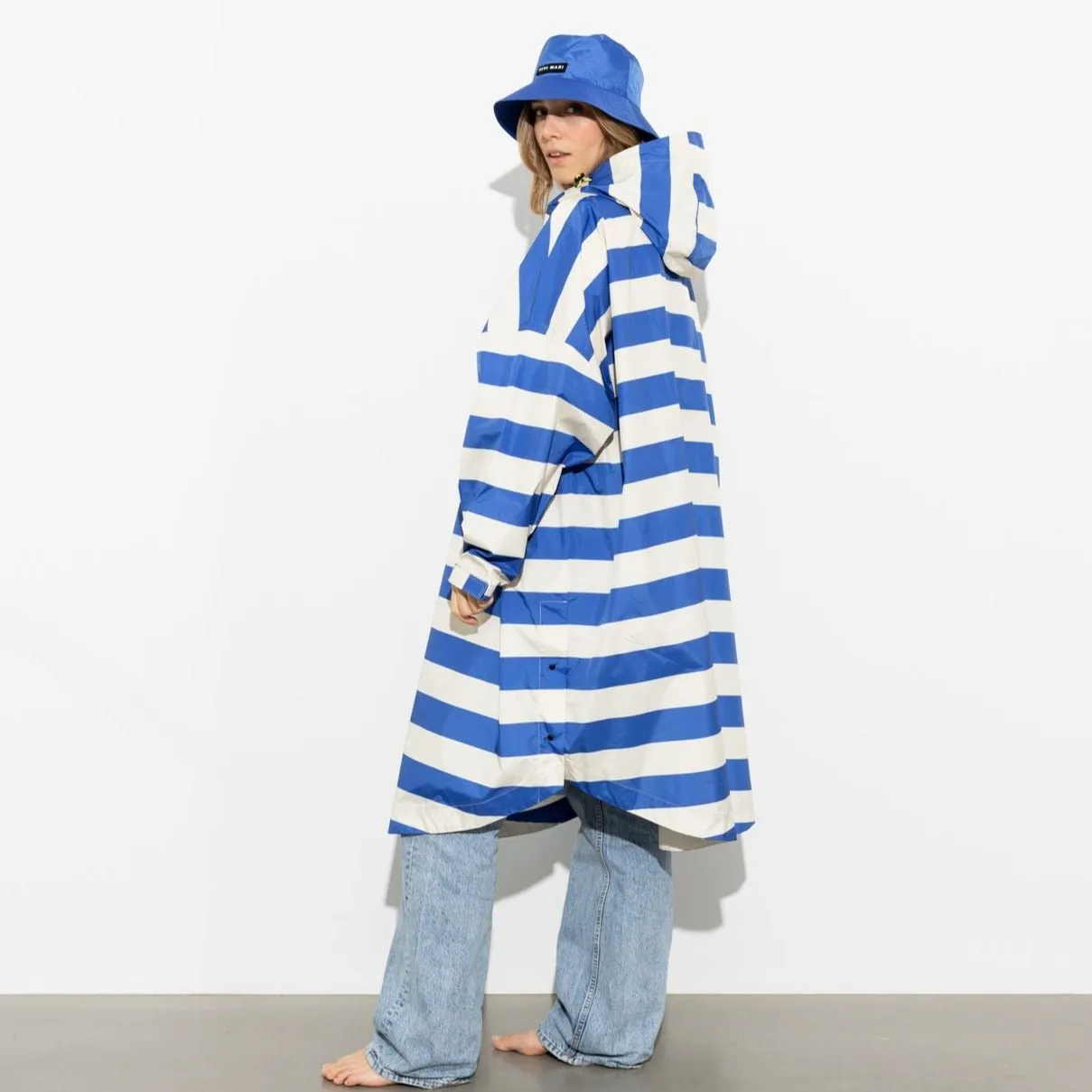 Raincoat bold stripes - blue/sand