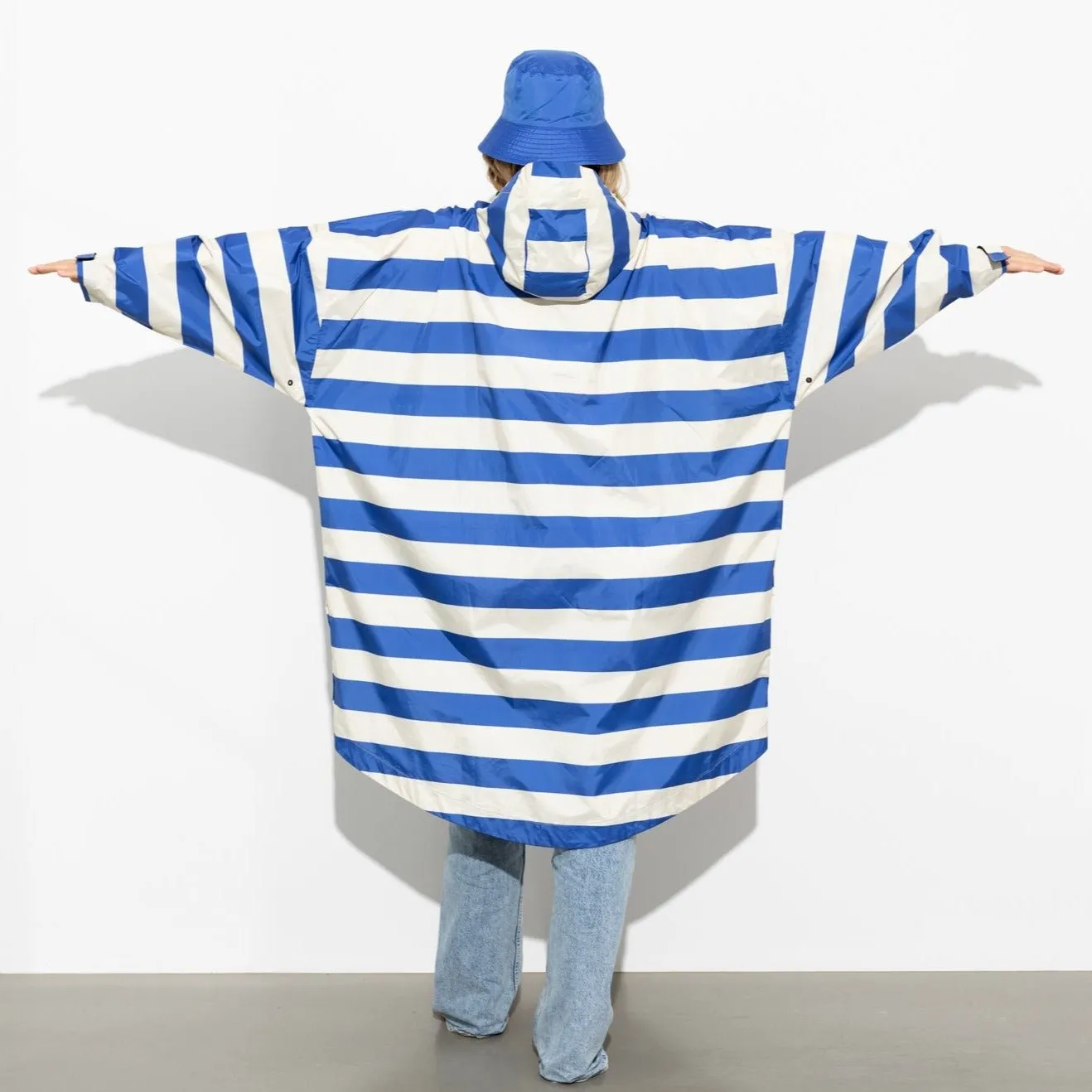 Raincoat bold stripes - blue/sand